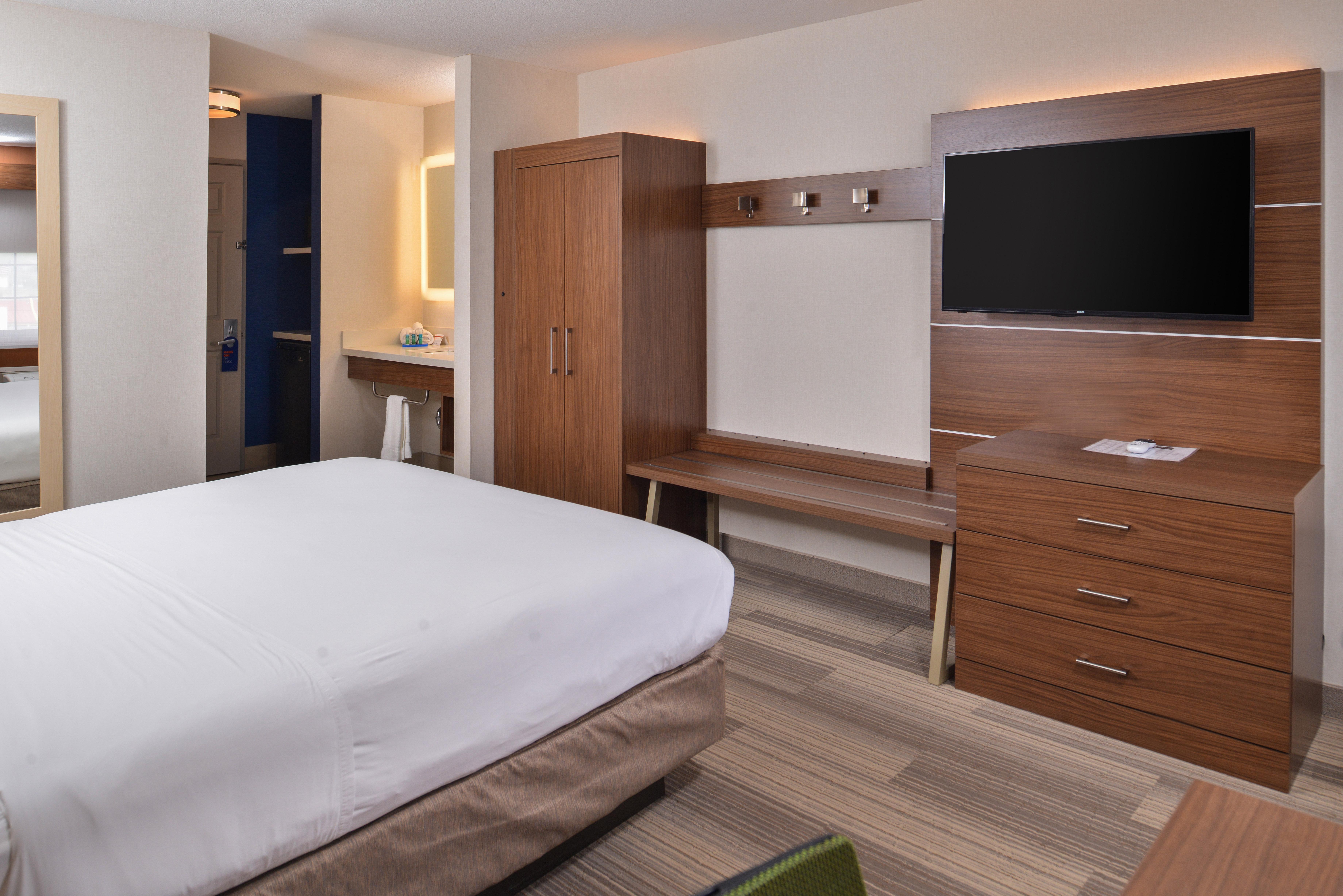Holiday Inn Express Westley By Ihg Exterior photo
